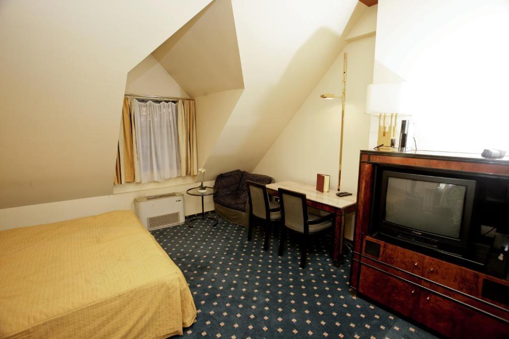Hotel Podzamcze Tarnów Kültér fotó