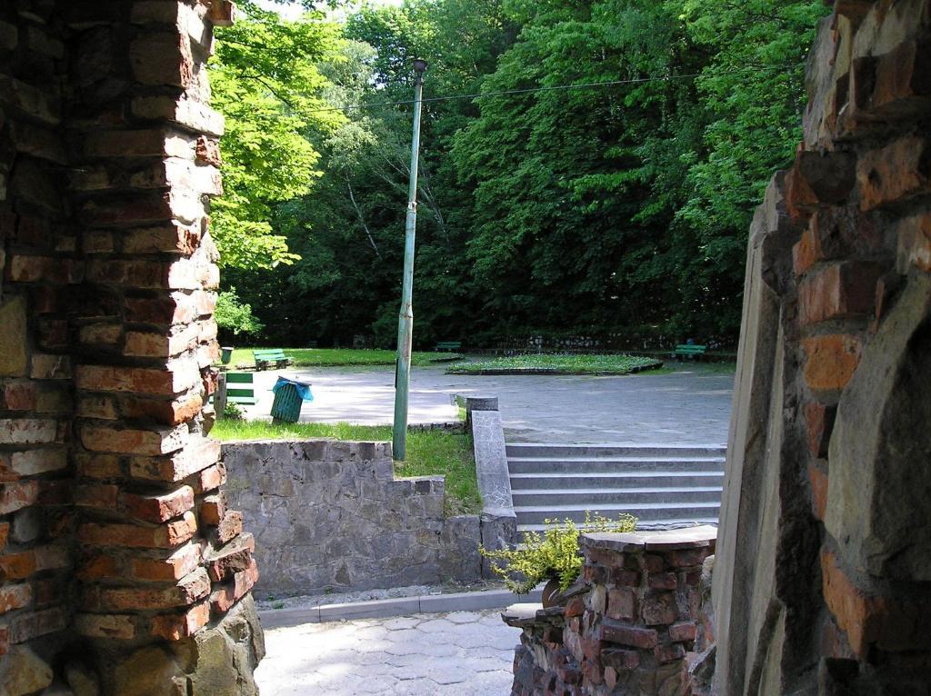 Hotel Podzamcze Tarnów Kültér fotó