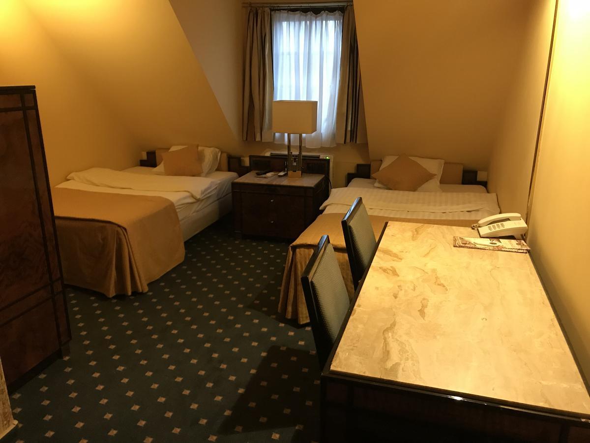 Hotel Podzamcze Tarnów Kültér fotó