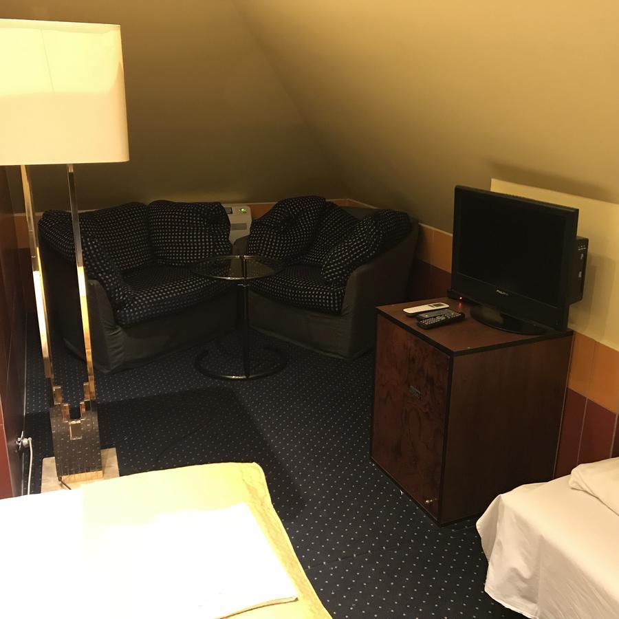 Hotel Podzamcze Tarnów Kültér fotó