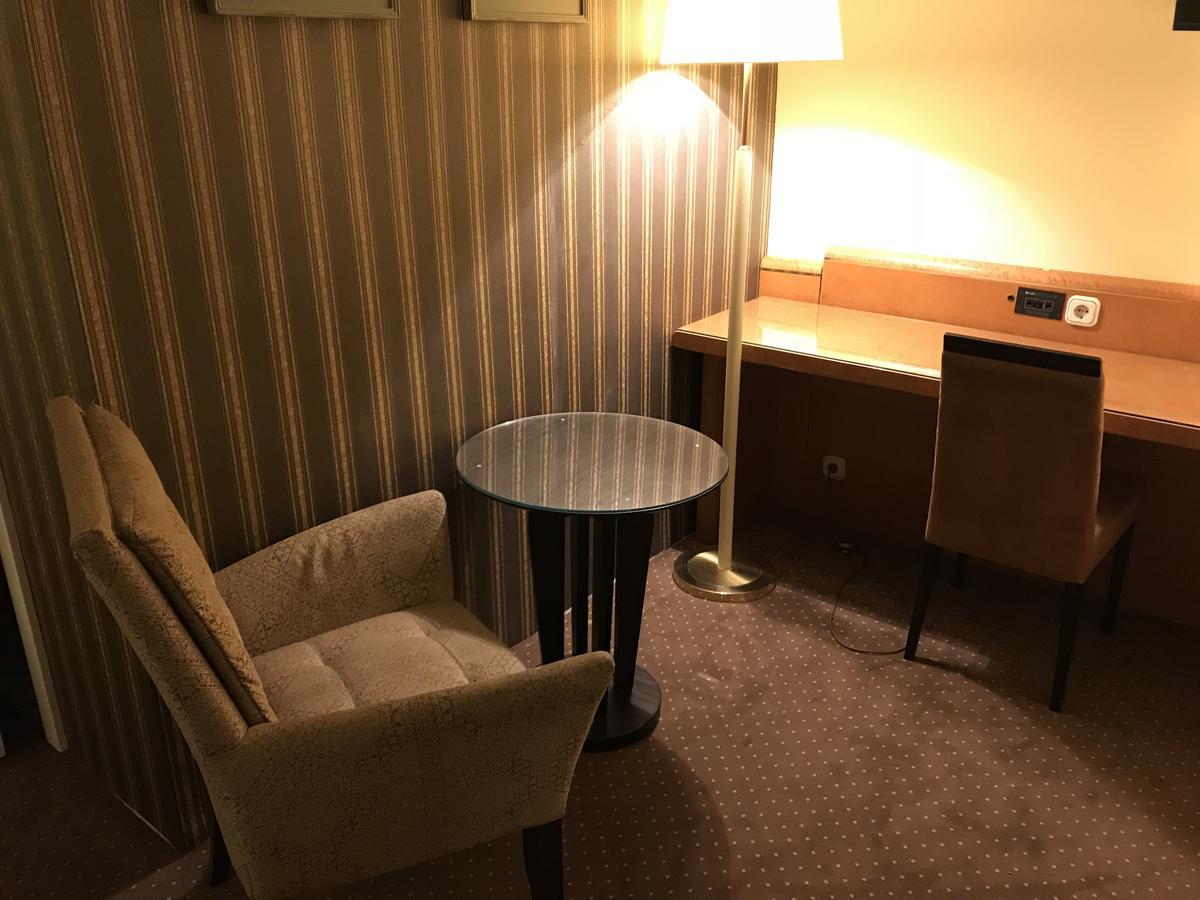 Hotel Podzamcze Tarnów Kültér fotó