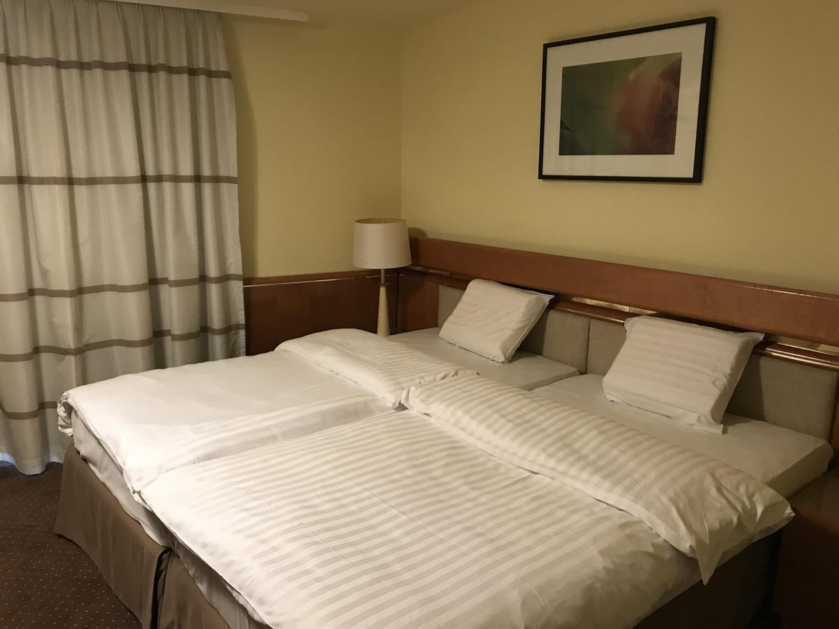 Hotel Podzamcze Tarnów Kültér fotó